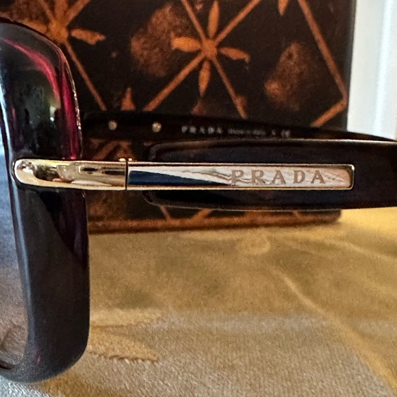 Authentic PRADA Sunglasses Dark Brown Gradient Lens SPR080 57017 2AU-6S1 130 3N. - Picture 4 of 11